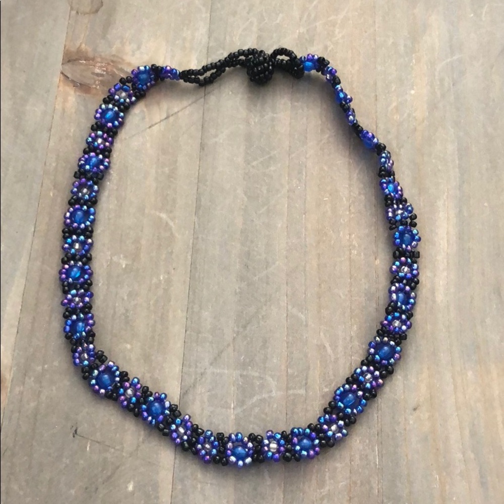 Daisy seed bead choker